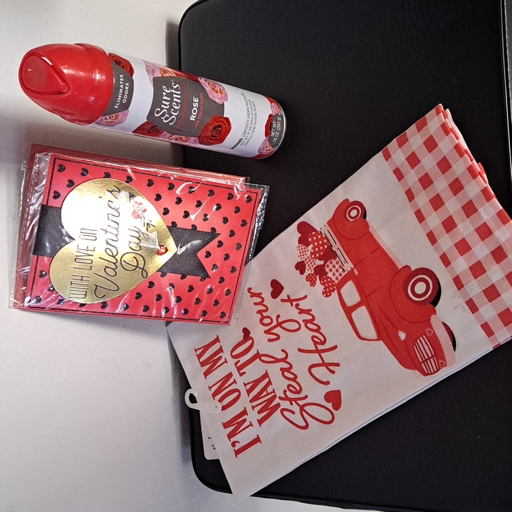 NWT Beautiful Kitchen Towel with Valentine's Card